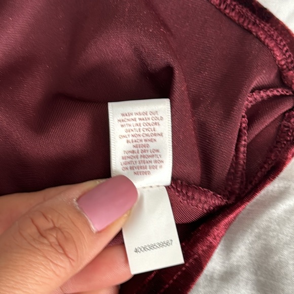 BRAND NEW LC Lauren Conrad Women’s Open/Cold Shoulder Velvet Blouse - Large - Picture 6 of 8